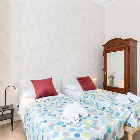 I Renai - Ponte Delle Grazie Modern Apartment Florence Buitenkant foto