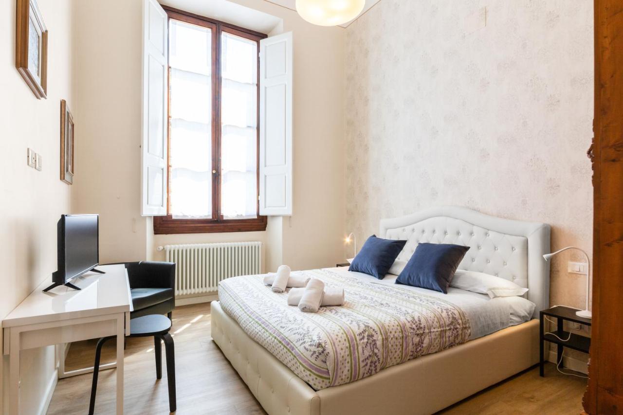 I Renai - Ponte Delle Grazie Modern Apartment Florence Buitenkant foto