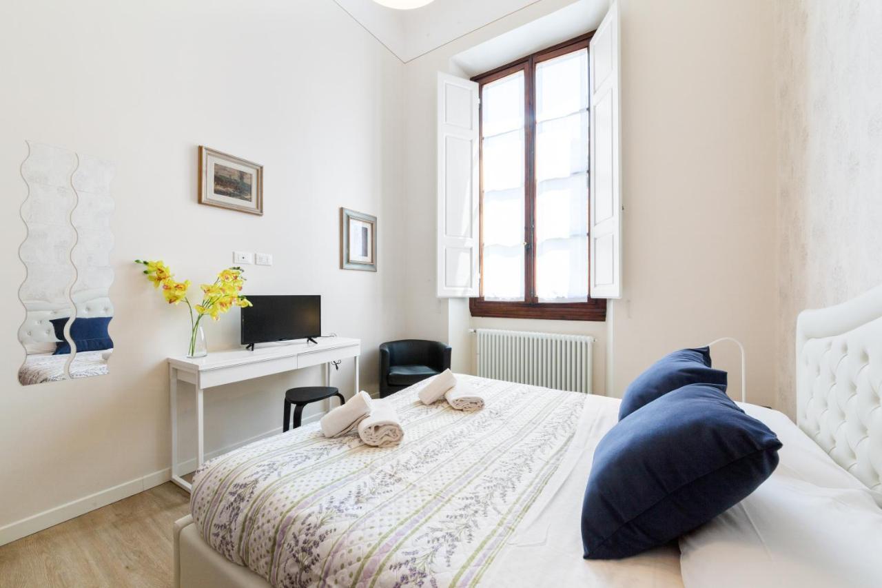 I Renai - Ponte Delle Grazie Modern Apartment Florence Buitenkant foto
